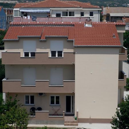 Apartments Feral Каштела Экстерьер фото