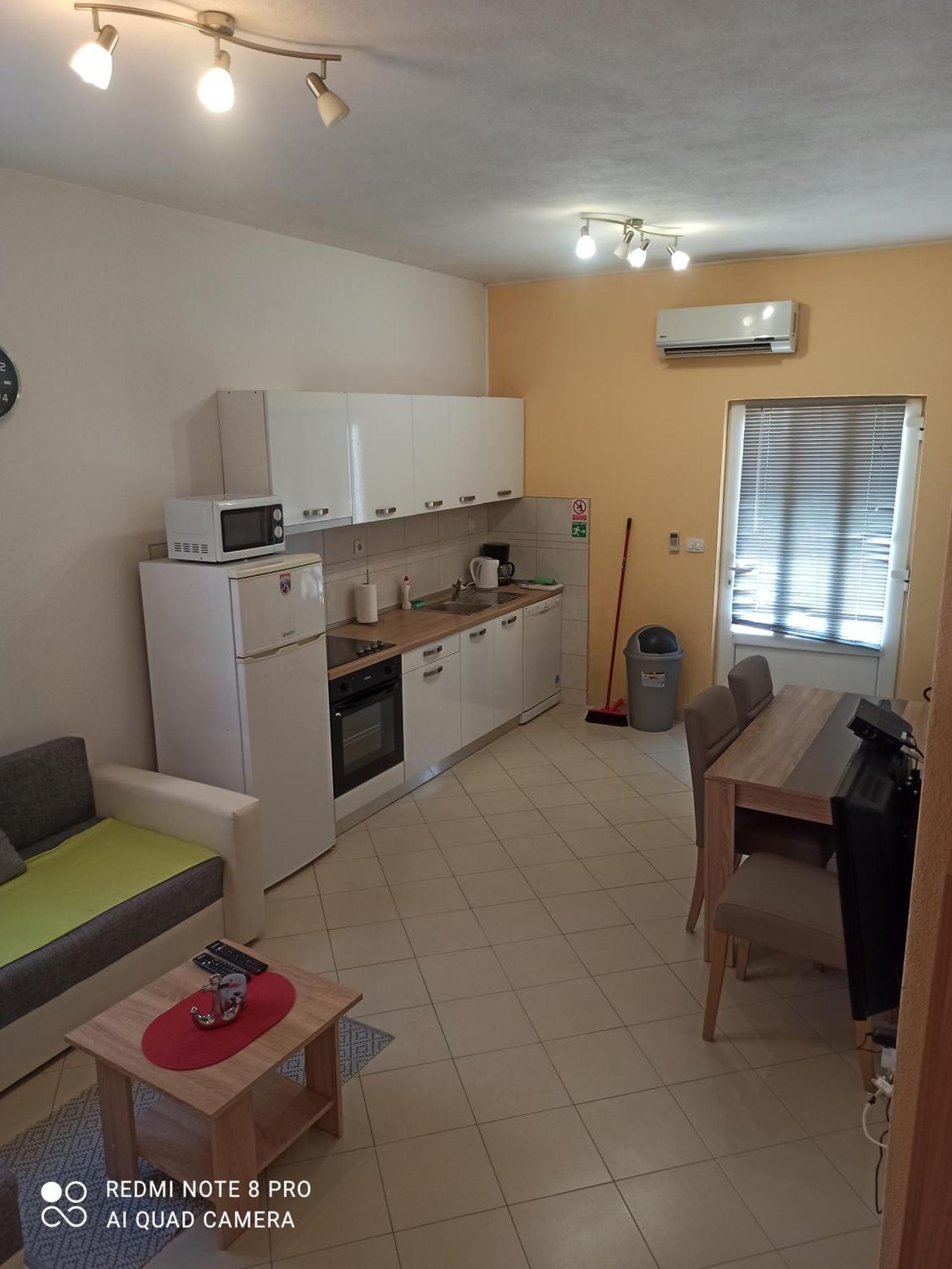 Apartments Feral Каштела Экстерьер фото